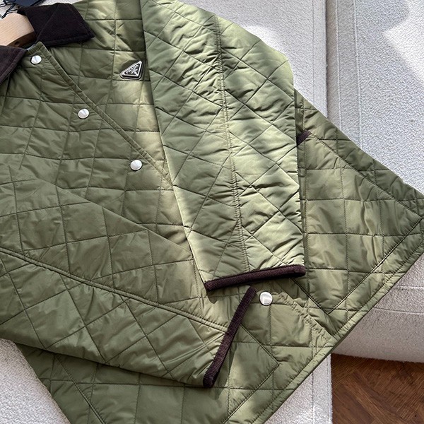【入手困難】プラダ コピー商品 Re-Nylon キルティングジャケット pub15944